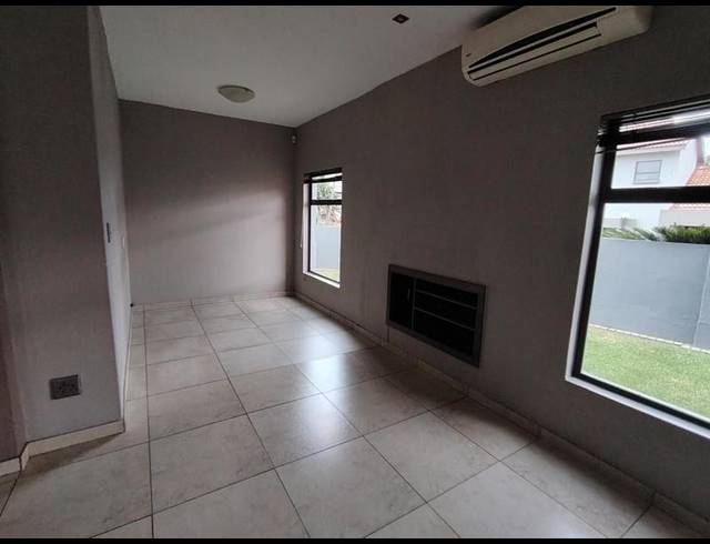 4 BEDROOM HOUSE FOR SALE IN PIERRE VAN RYNEVELD